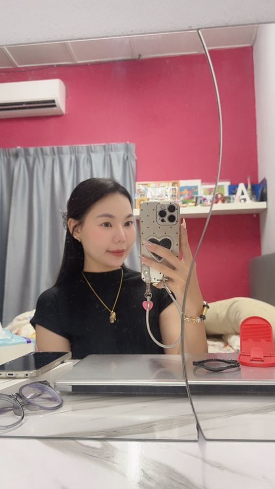 Elaine Ang