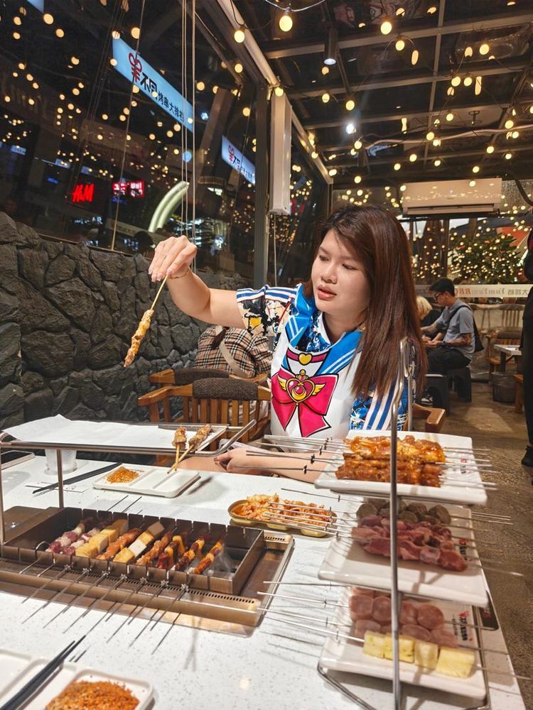Tiffanny Tey ( TT )
